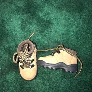 Oshkosh infant boots